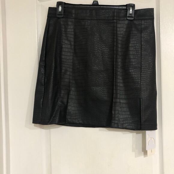 Commense Womens A-Line Skirt Size XL‎ Black Faux Leather Snake Print Back Zip - Picture 6 of 6